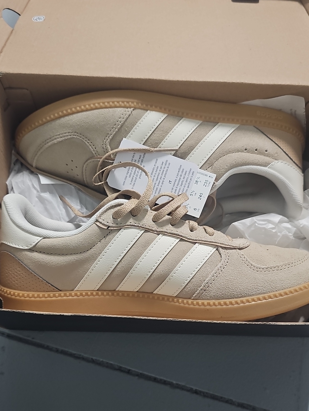 BNWT adidas Women 7.5 Boys 6 Beige Suede Sneakers